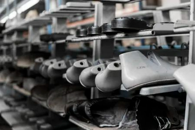 不畏对等关税，制鞋厂订单强劲增长