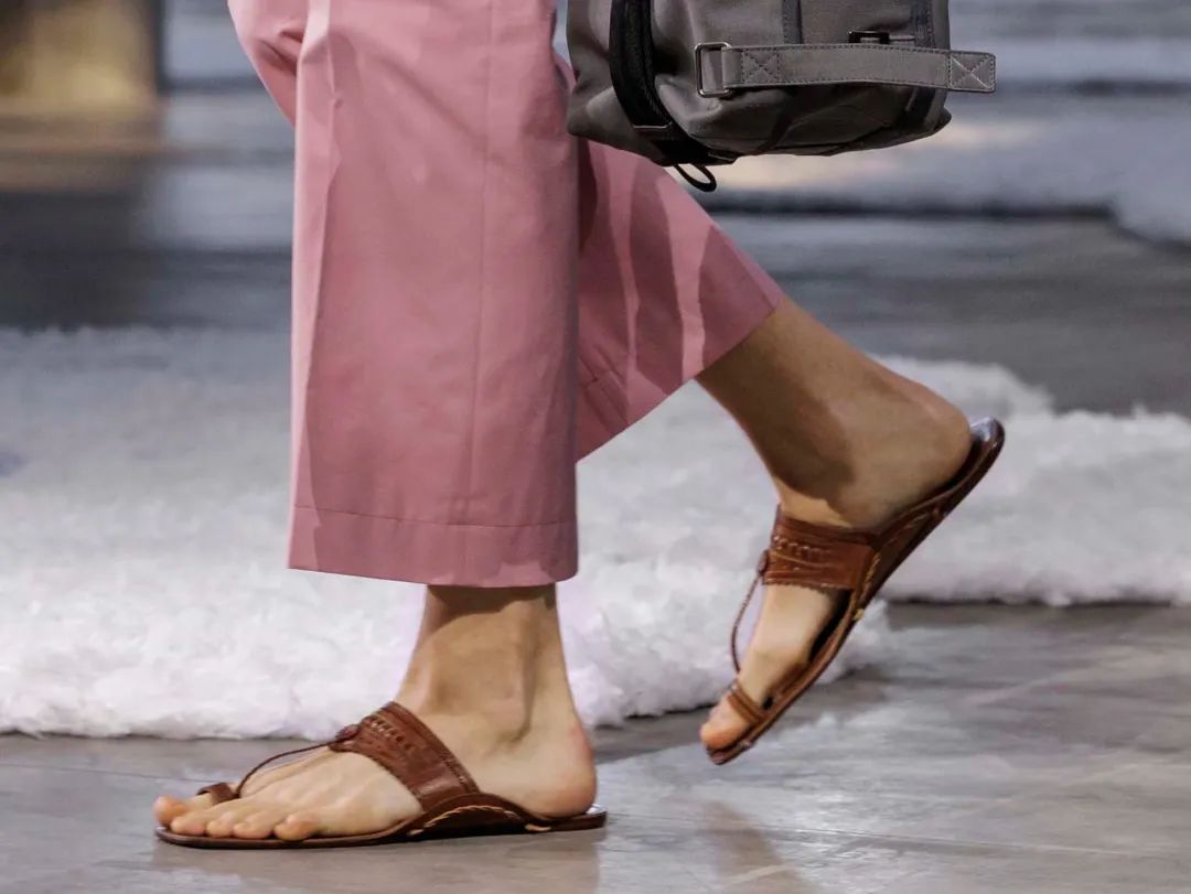 Prada新鞋深陷舆论风波！